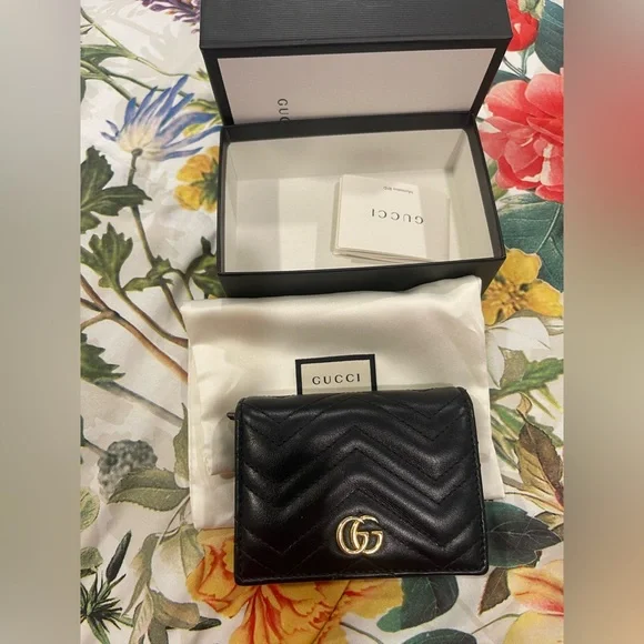 Gucci Black Quilted Leather Wallet - Picture 2 of 5